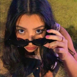 Meet your Posher, Ariela